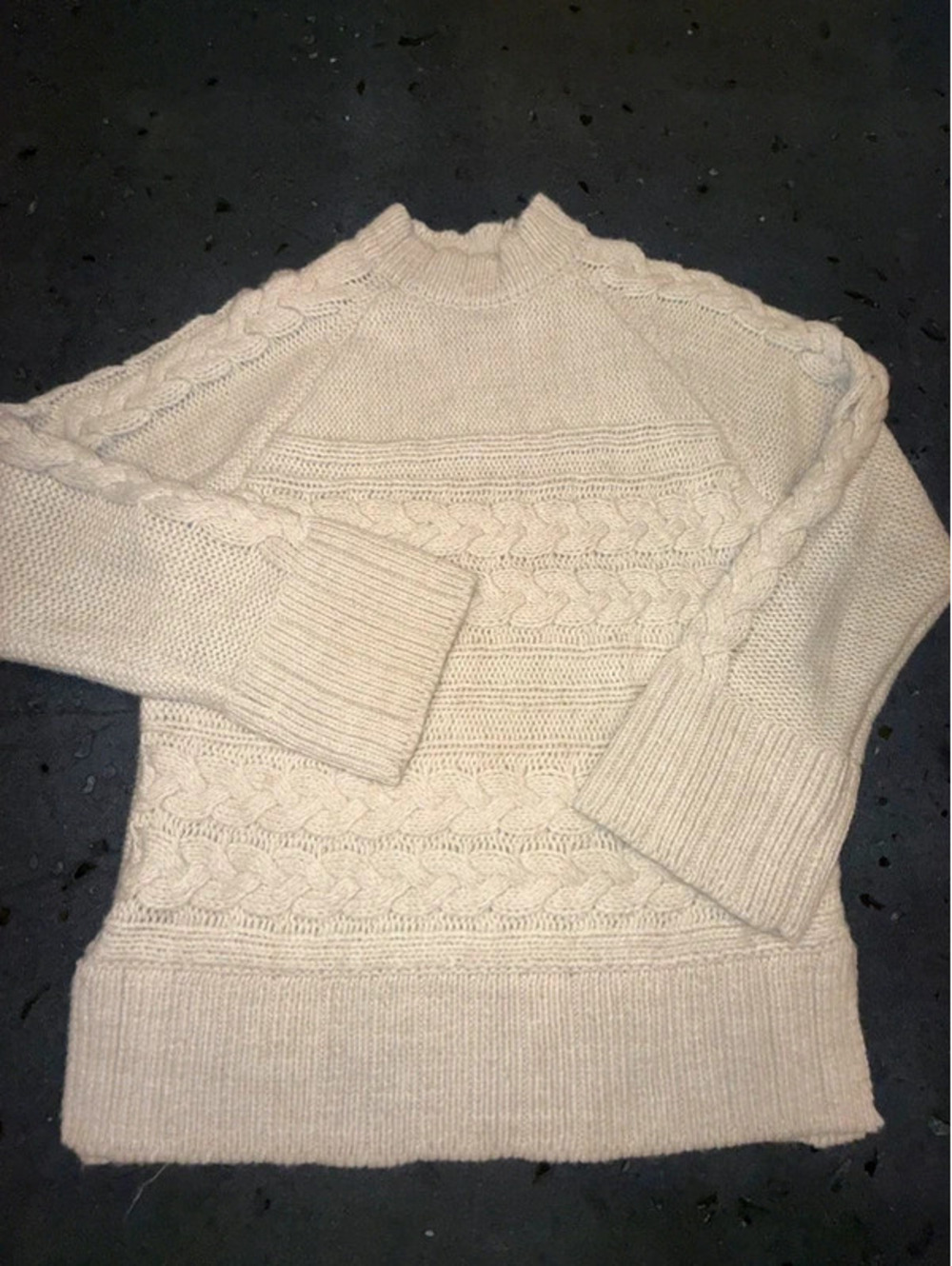St. John's Bay Cream Cable Knit Sweater Size Large